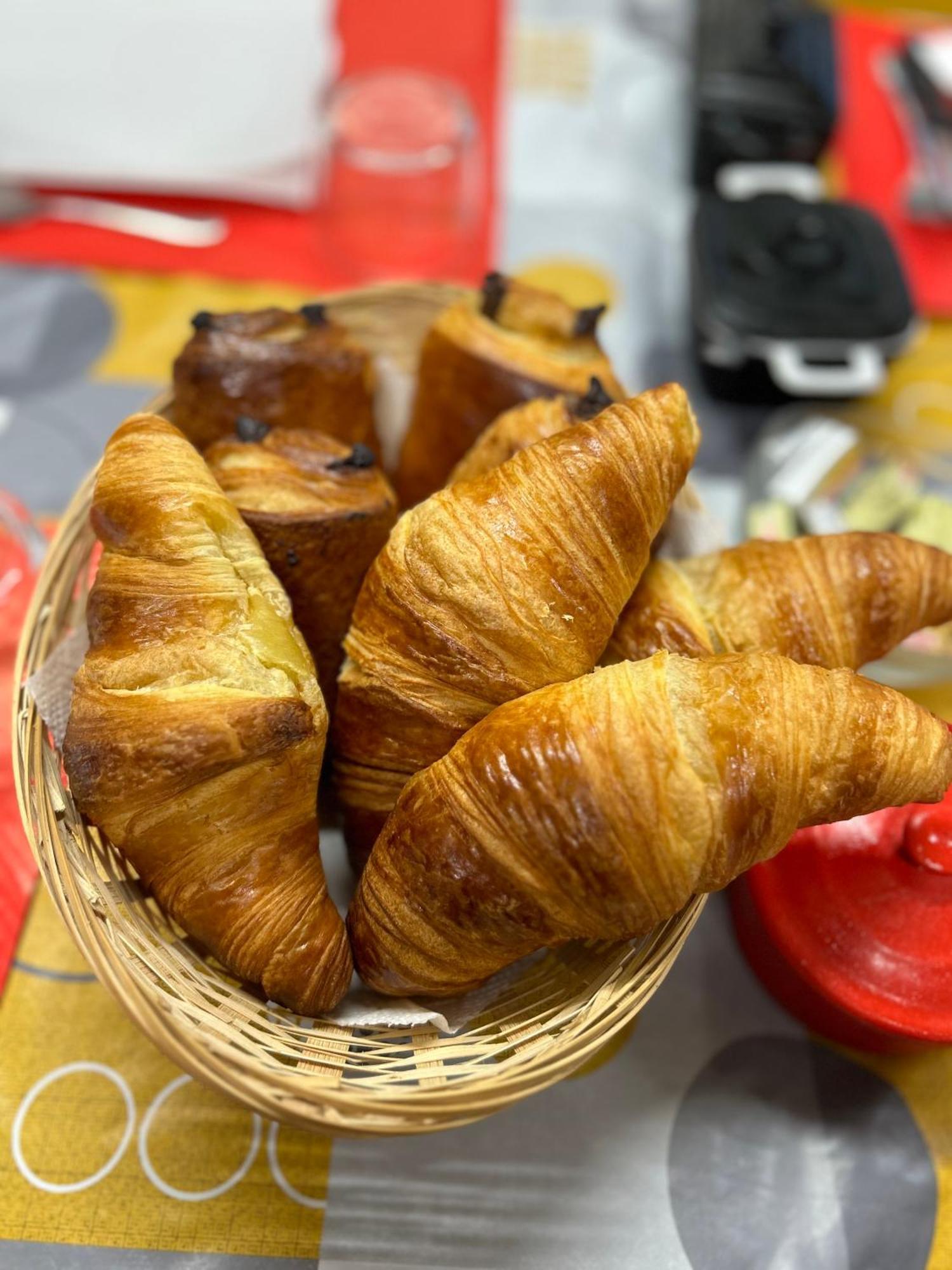 La Cheminee - Chambres D'Hotes Avec Bar-Restaurant Tardets-Sorholus Ngoại thất bức ảnh
